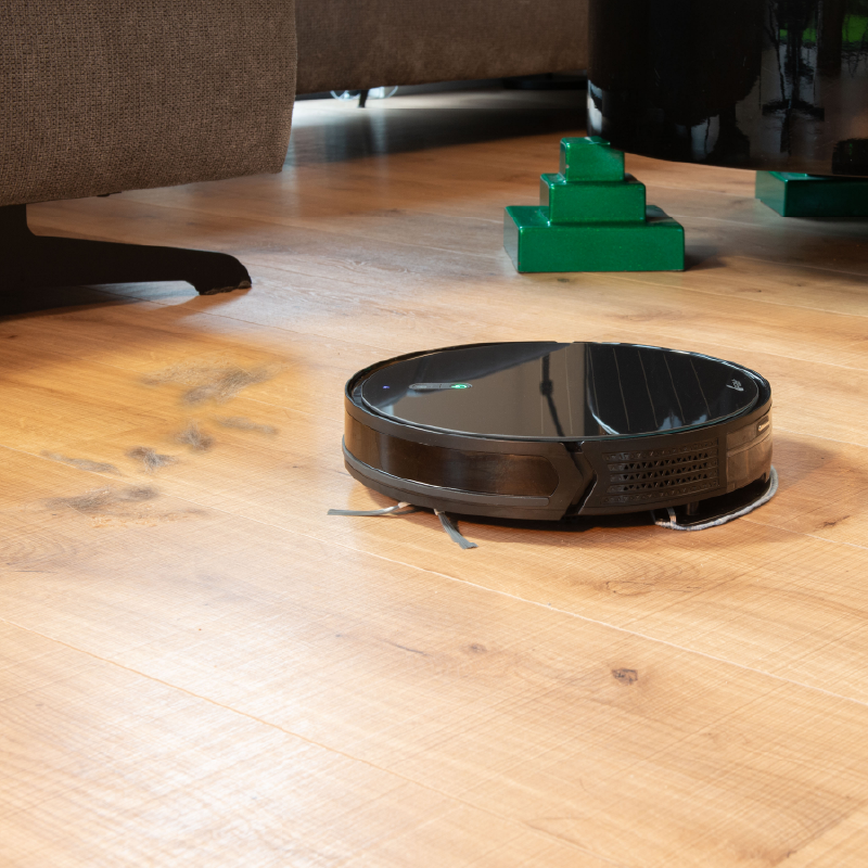Robotstofzuiger Jannie 4.1 met sterke zuigkracht, app-bediening en automatische schoonmaak op harde vloeren en tapijt.